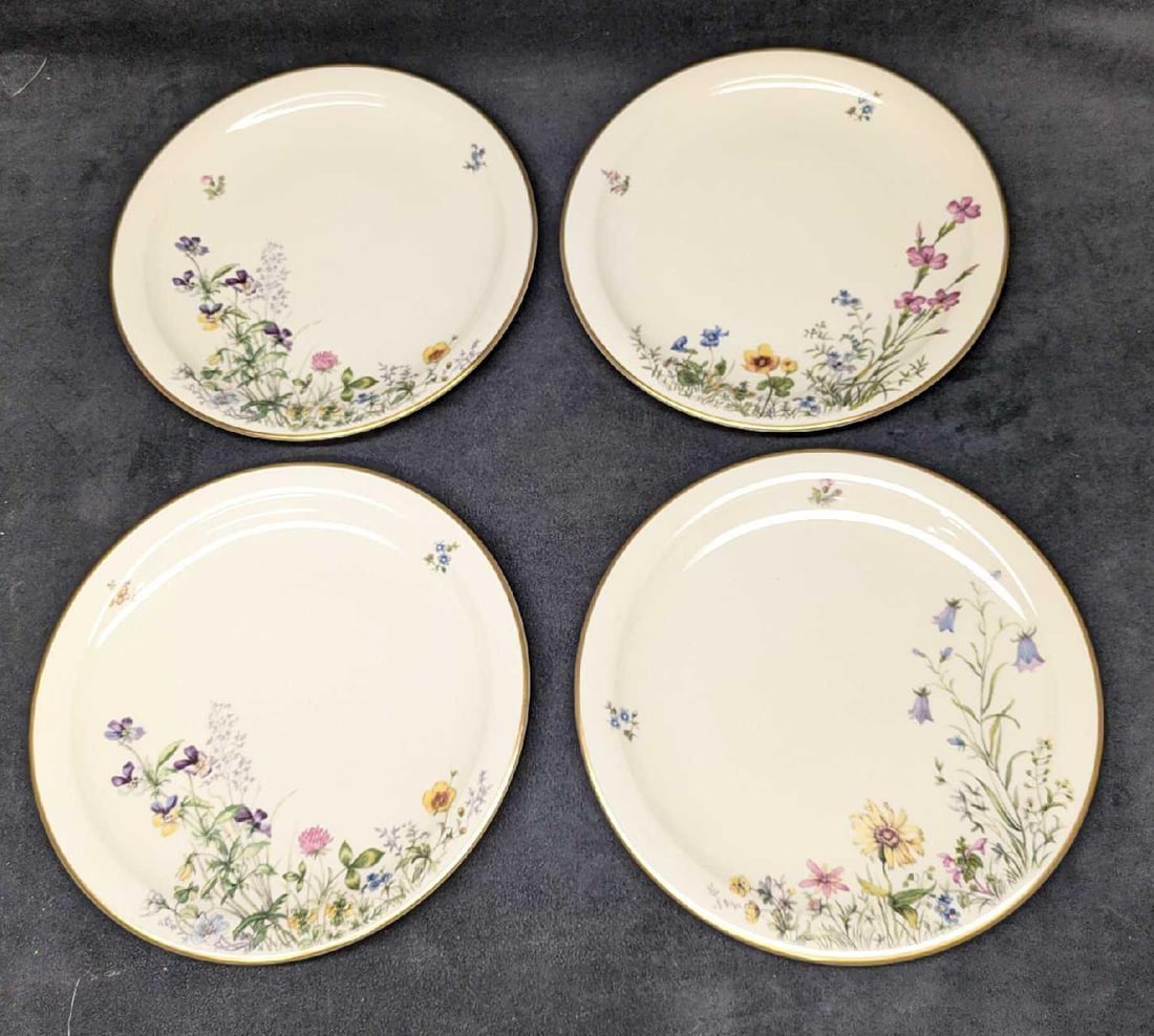 4 Krautheim Wiesengrund Und Bergeshöhn Dinner Plates B: 4 Krautheim Wiesengrund Und Bergeshöhn Dinner Plates B. Each is approx 9 3/4" x9 3/4" x 3/4" and the total weight is 3.98lbs. The plates have no chips or cracks.
