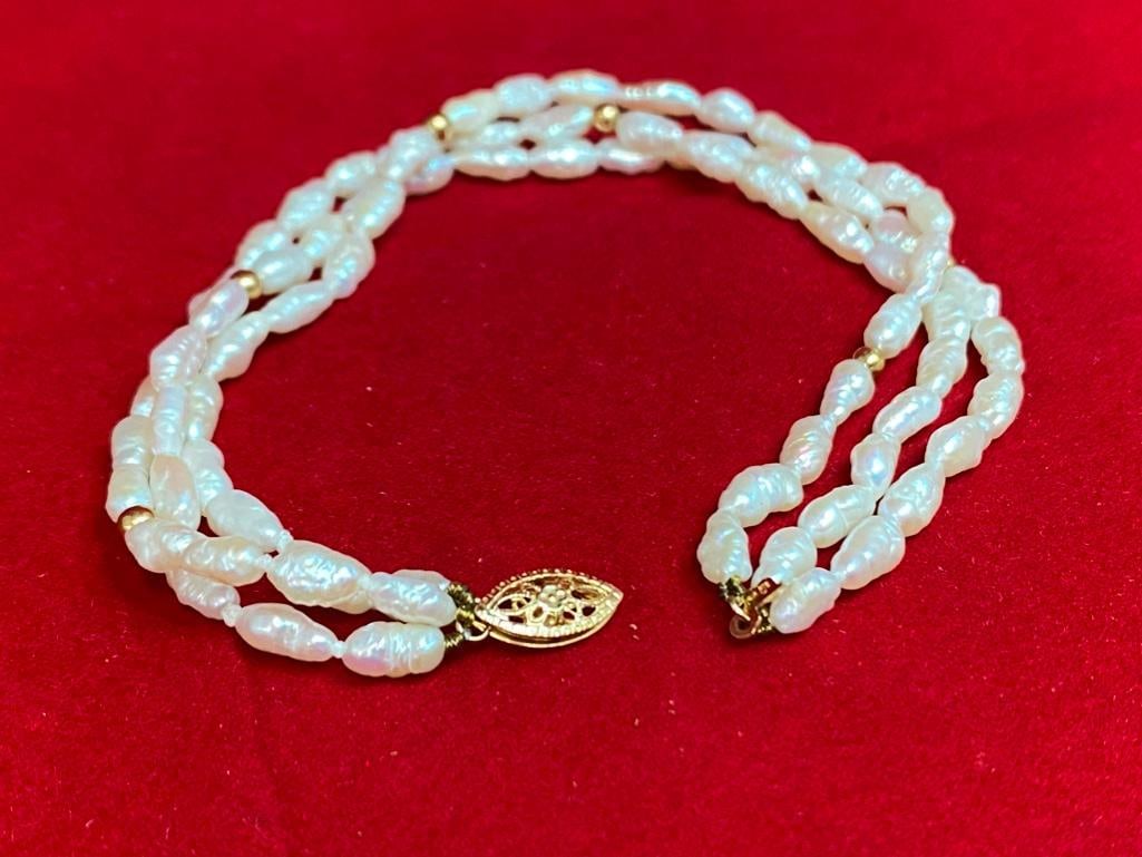 Broken Pearl Bracelet 14k Clasp: This piece of jewelry as been tested and researched prior to testing . Please view all our pictures they are part of our description. DETAILS: Metal - 14k gold Color - Gold Stones - freshwater pearls 