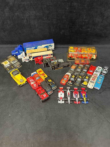 Vintage 1967 Matchbox Motorway Race Track Set In