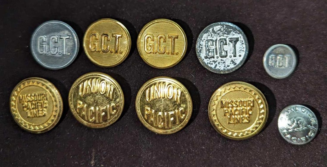 10 Vintage Railroad Uniform Buttons Grand Central Station (1 of 12)
