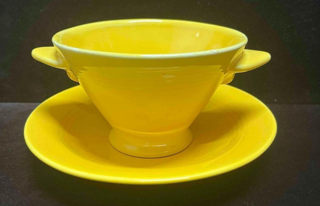 Unmarked Yellow Cup & Saucer Fiesta Ware Style (1 of 7)