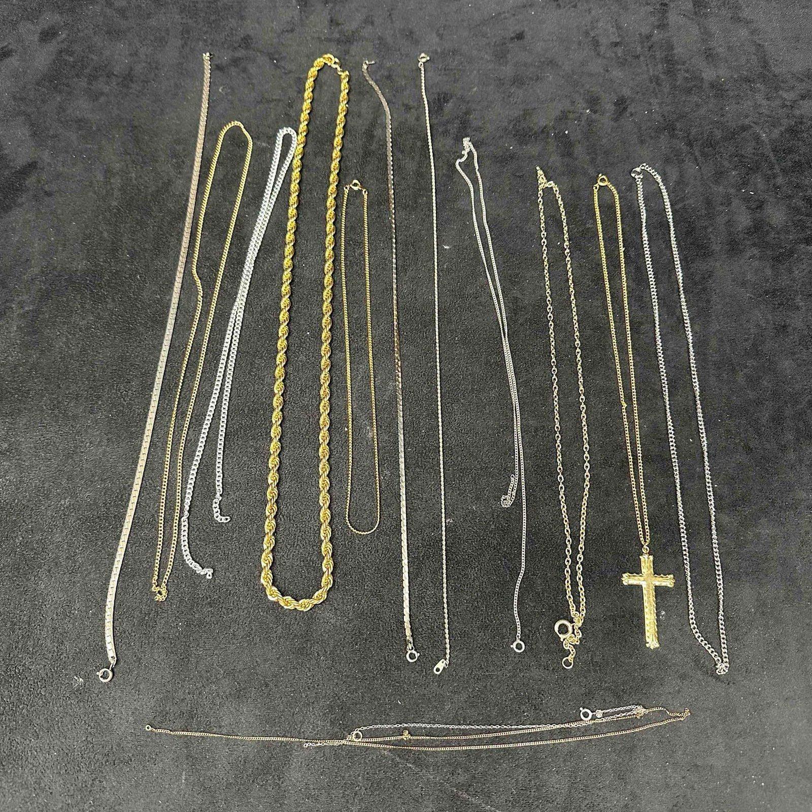 Costume Lot of Gold Filled and Plated Silver Tone Necklaces Mixed Styles K32 (1 of 9)