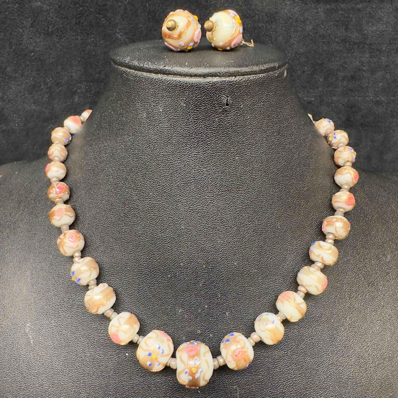 Murano Venetian Art Glass Lamp Work Fiorato Floral White Round Beaded Necklace and Earrings Set C80: Murano Venetian Art Glass Lamp Work Fiorato Floral White Round Beaded Necklace and Earrings Set C80. Necklace and earrings with white glass beads with beautiful designs on each. The necklace and earri