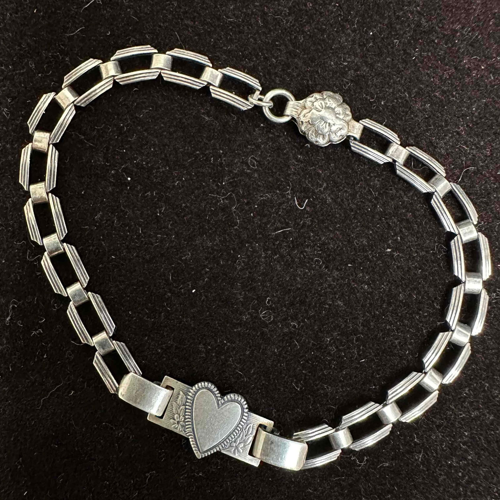 Sterling Craft by Coro Heart and Flower Accent Silver Bracelet I93: This item is in good pre-owned, previously used/displayed condition with noticeable light wear, and surface scratches. Please reference all photos for full details. This piece of jewelry has been test