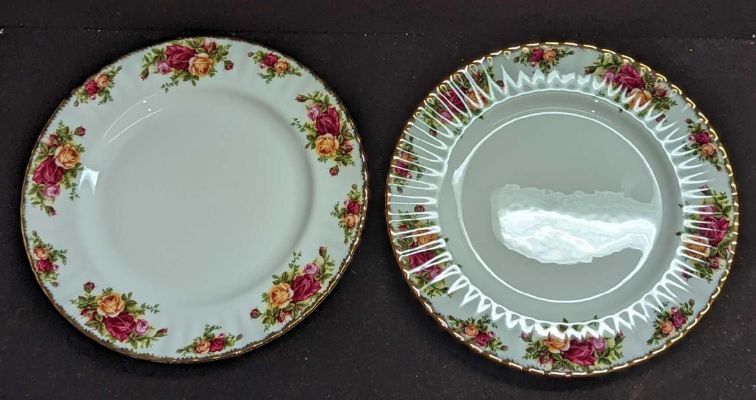 2 Royal Albert Old Country Roses Dinner Plates A: 2 Royal Albert Old Country Roses Dinner Plates A. Each is approx 10 3/8" x 10 3/8" x 3/4" and the total weight is 2.40 lbs. The plates have no chips or cracks. 