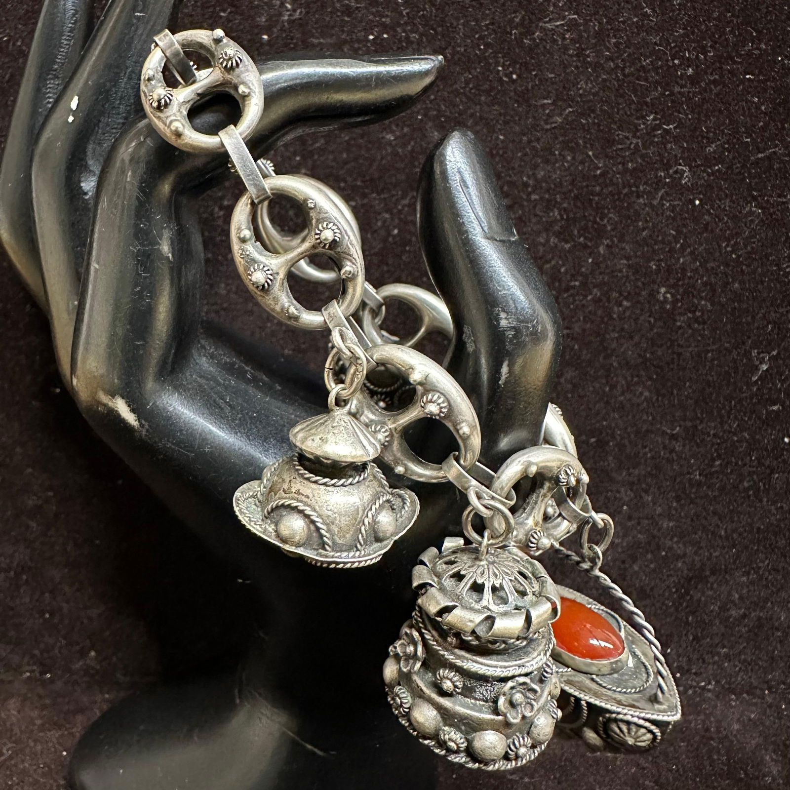 Ornate Fob Gemstone Five Charm Puff Mariner Chain Bracelet L86: This item is in good pre-owned, previously used/displayed condition with noticeable light wear and surface scratches. Please reference all photos for full details. This piece of jewelry has been teste