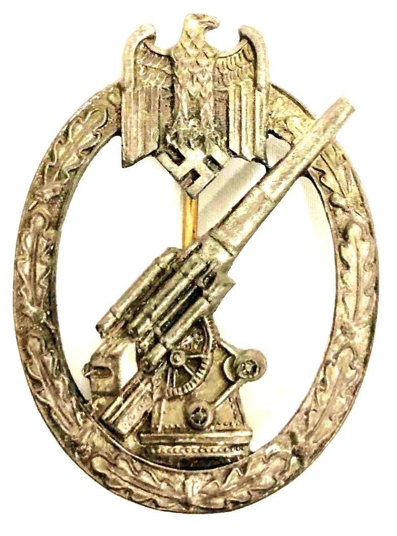WWII German Army Flak Badge (1 of 6)