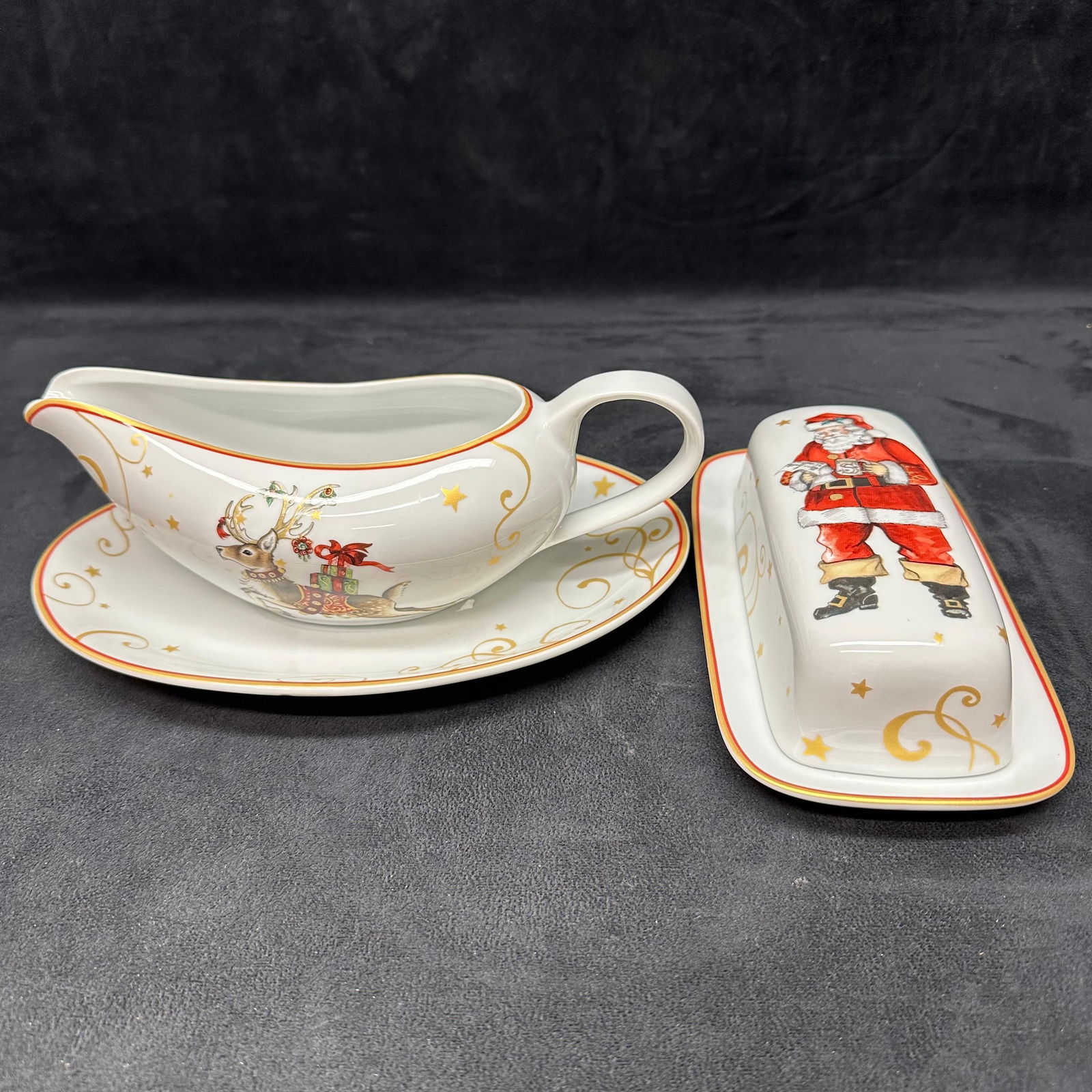 Williams Sonoma Holiday Dinnerware Gravy Boat with Underplate and Butter Dish (1 of 8)