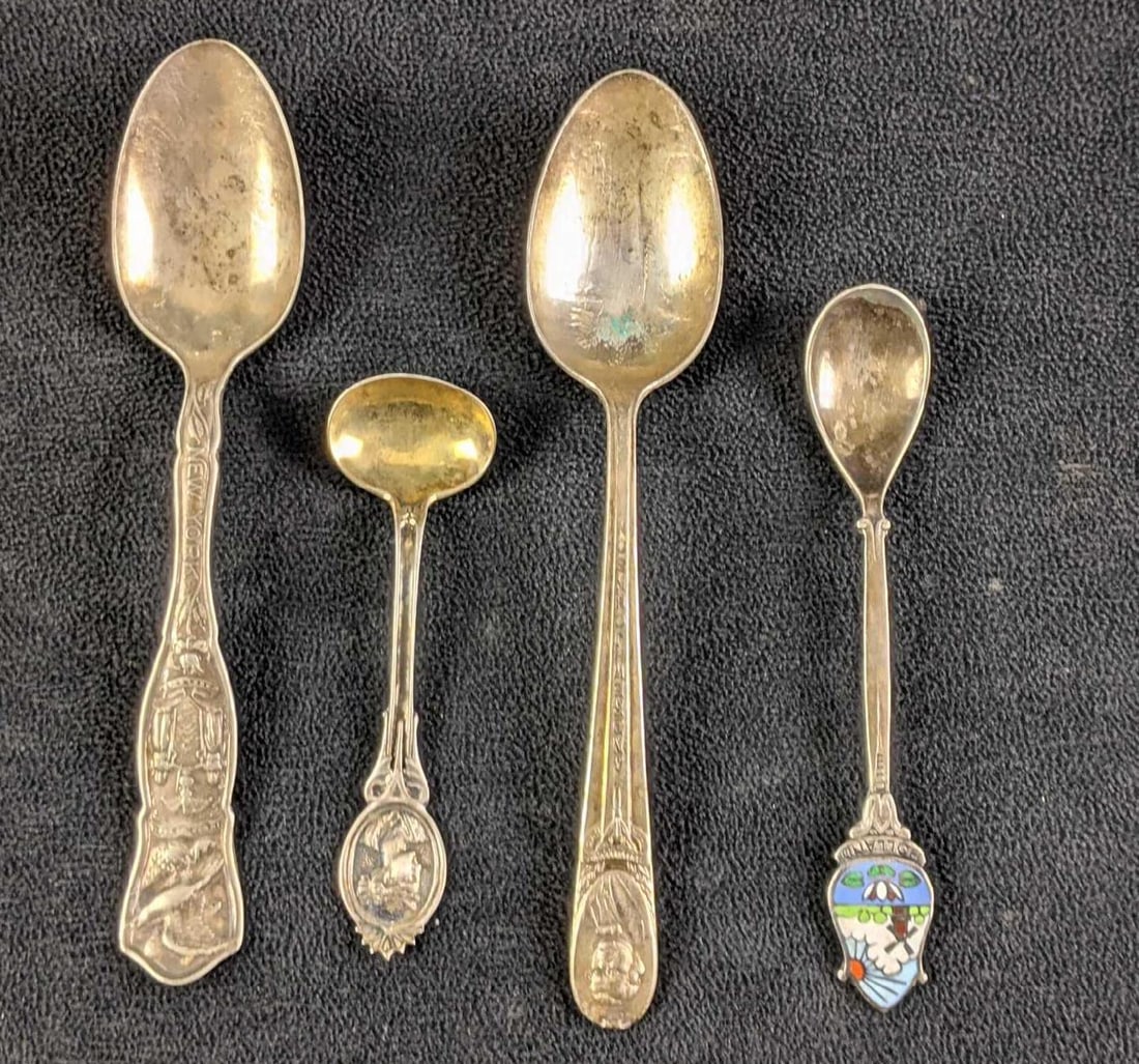 Assorted Vintage Souvenir and Commemorative Spoons (1 of 7)
