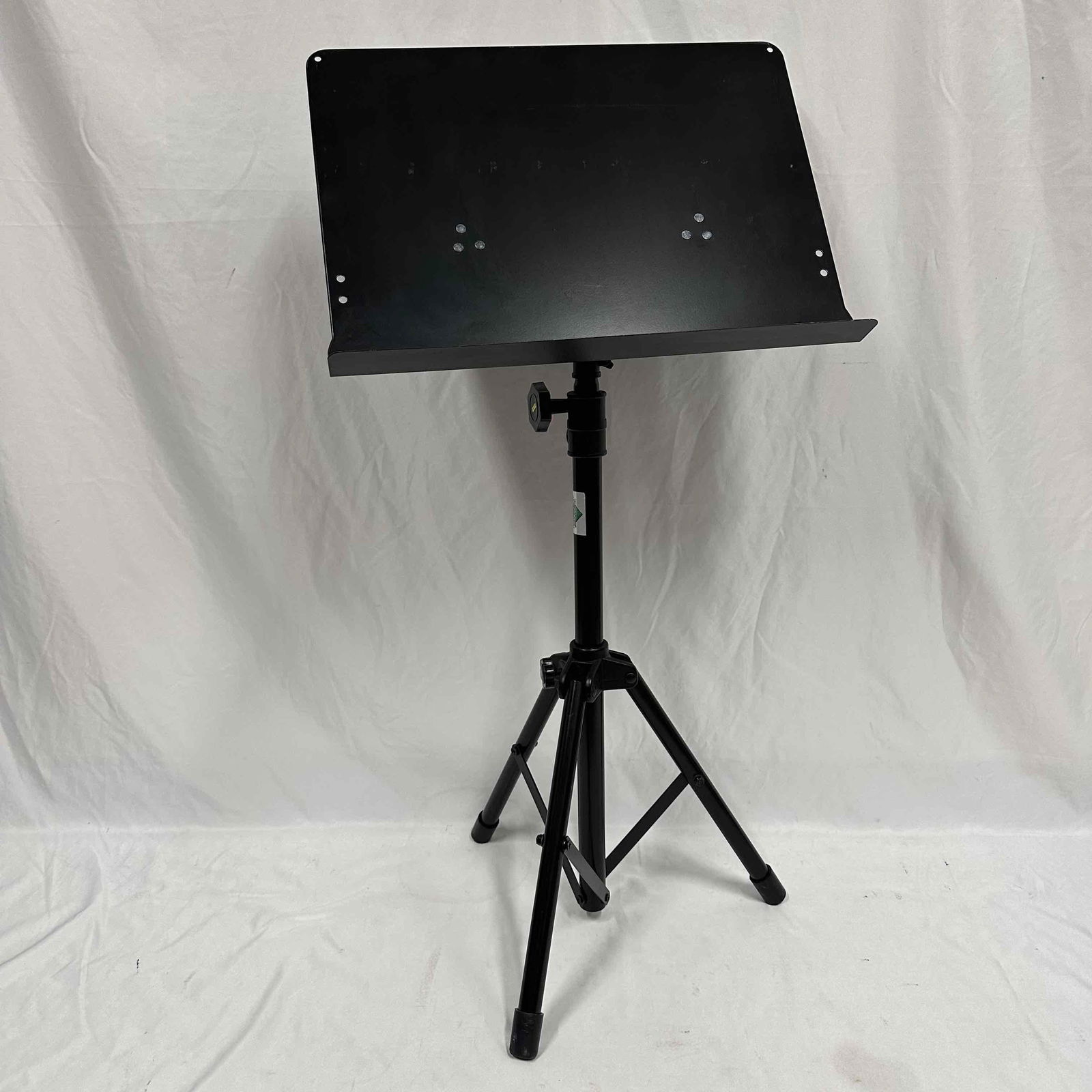 Belmonte Black Metal Adjustable Sheet Music Stand (1 of 6)
