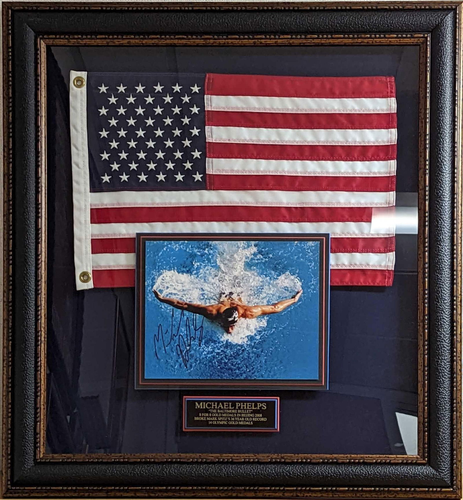 F56 Framed Autographed Michael Phelps Photo W Flag (1 of 5)