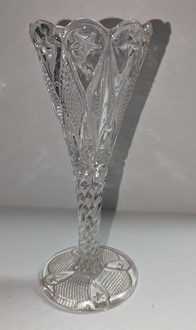 Vintage Diamond Pattern 9" Vase (1 of 6)