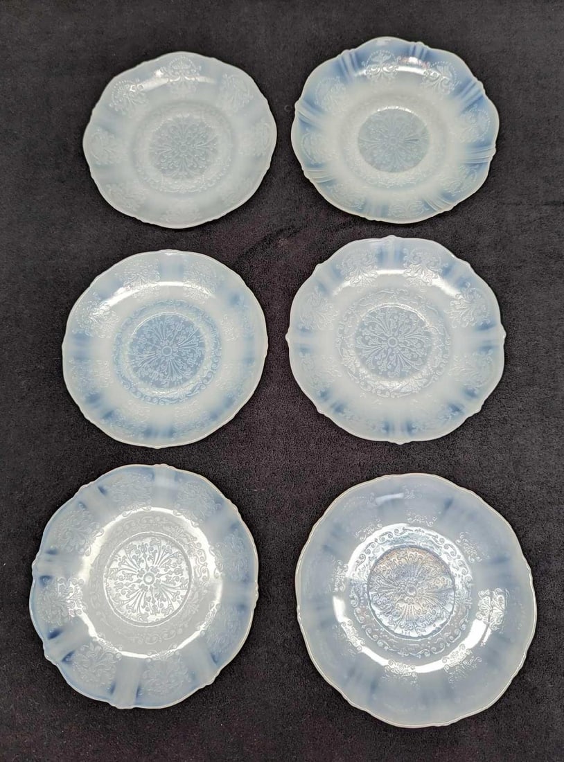 6 MacBeth Evans American Sweetheart Saucers: 6 MacBeth Evans American Sweetheart Saucers. Each is approx 5 5/8" x 3/4" x 5 5/8" and the total weight is 1.66lb. The saucers are in a good, vintage condition with no chips or cracks. These wer