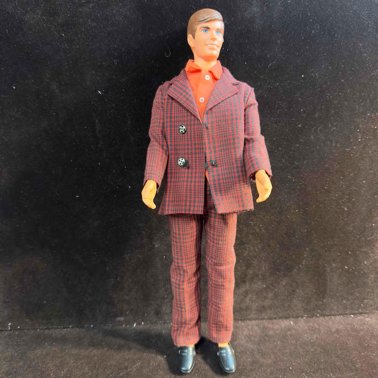 Vintage Ken The V.I.P Scene Suit Outfit 1968 Mattel Barbie Doll: Vintage Ken The V.I.P Scene Suit Outfit 1968 Mattel Barbie Doll. Ken doll is marked 1968 Mattel with VIP scene outfit. The doll has marks and wear, the suite coat is missing buttons, and overall is in