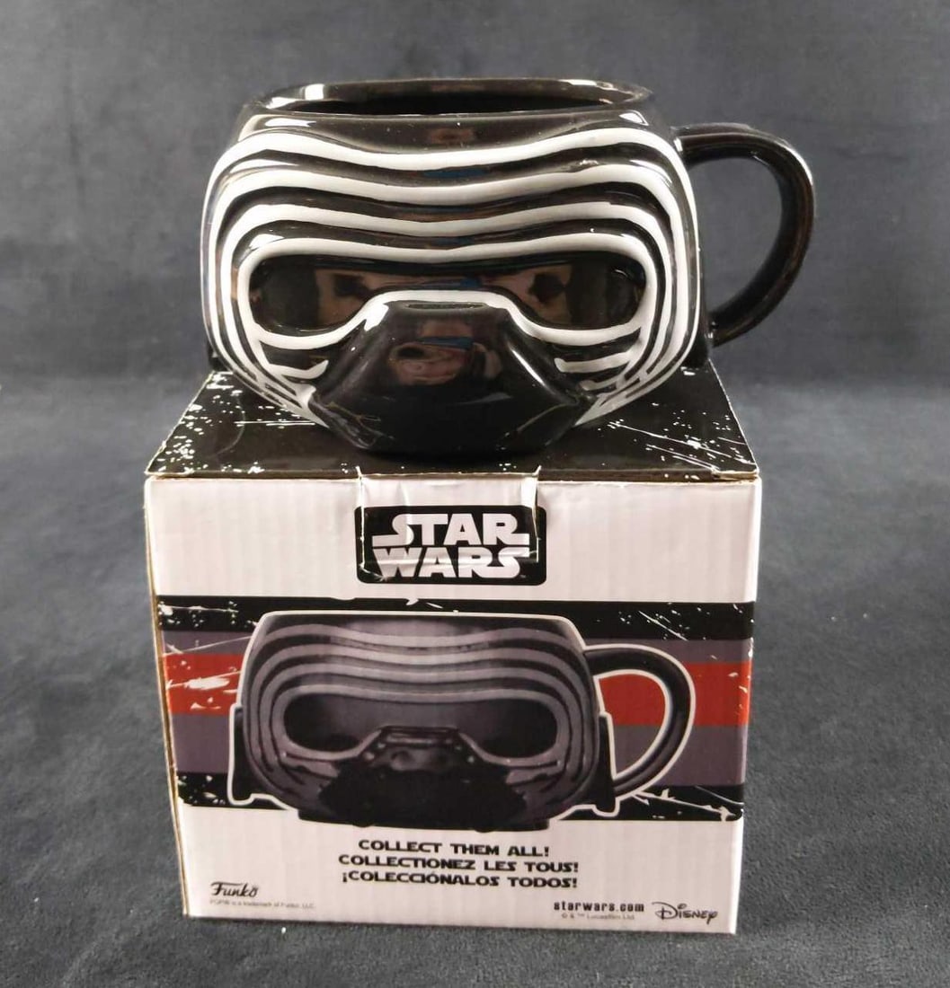 Kylo Ren Star Wars Funko Pop Ceramic Mug D: Kylo Ren Star Wars Funko Pop Ceramic Mug. The mug is approx 6" x 4" x 3". Mug is in its original box and that is approx 5 1/2" x 5" x 5". The mug is in good, unused condition with no known damage. Box