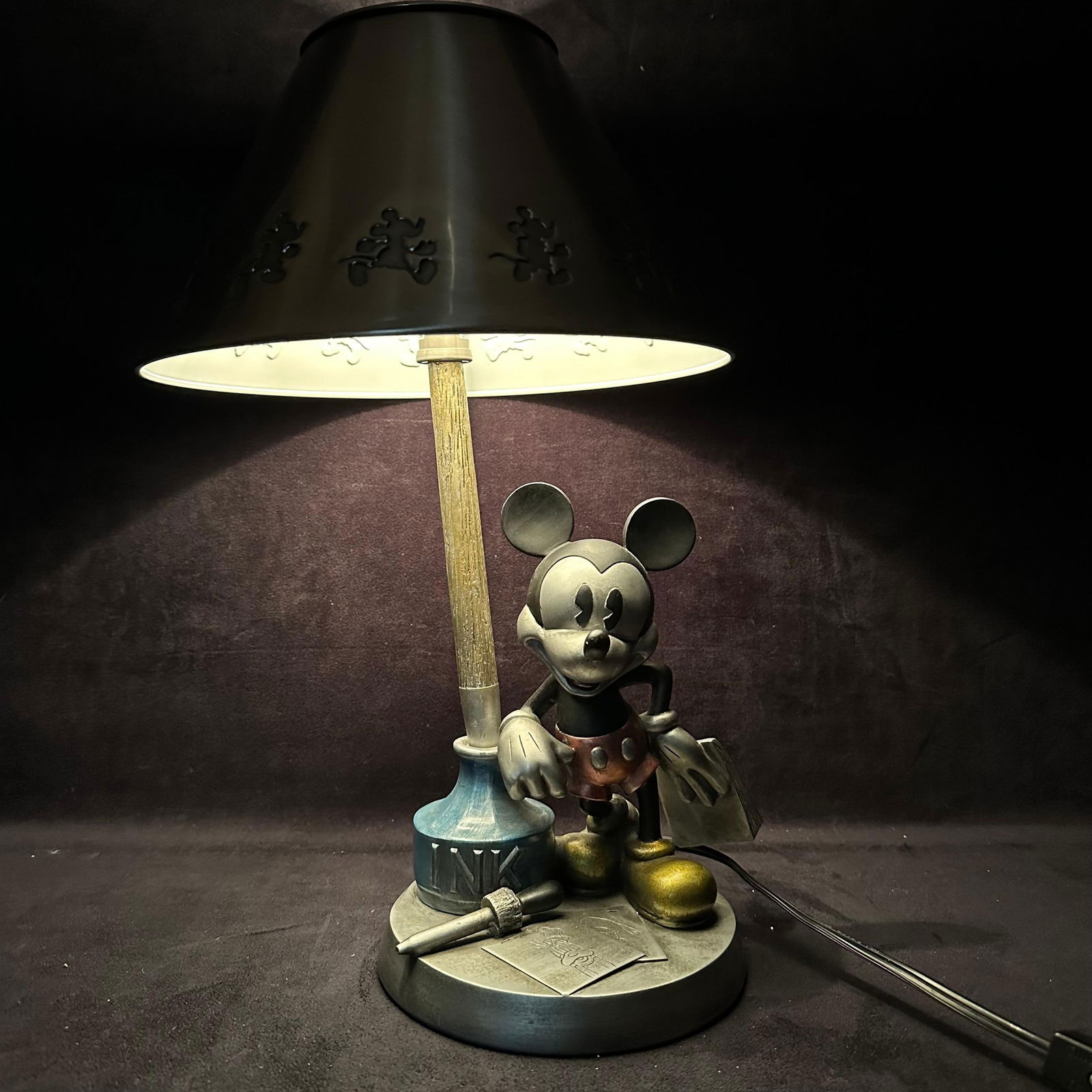 Disney Mickey Mouse Ink and Paint Figural Desk Table Lamp (1 of 11)