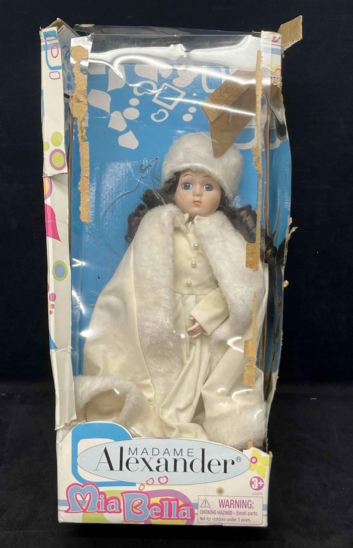 Vintage House Of Lloyd 1988 "Christmas Around the World" Porcelain Doll (1 of 6)