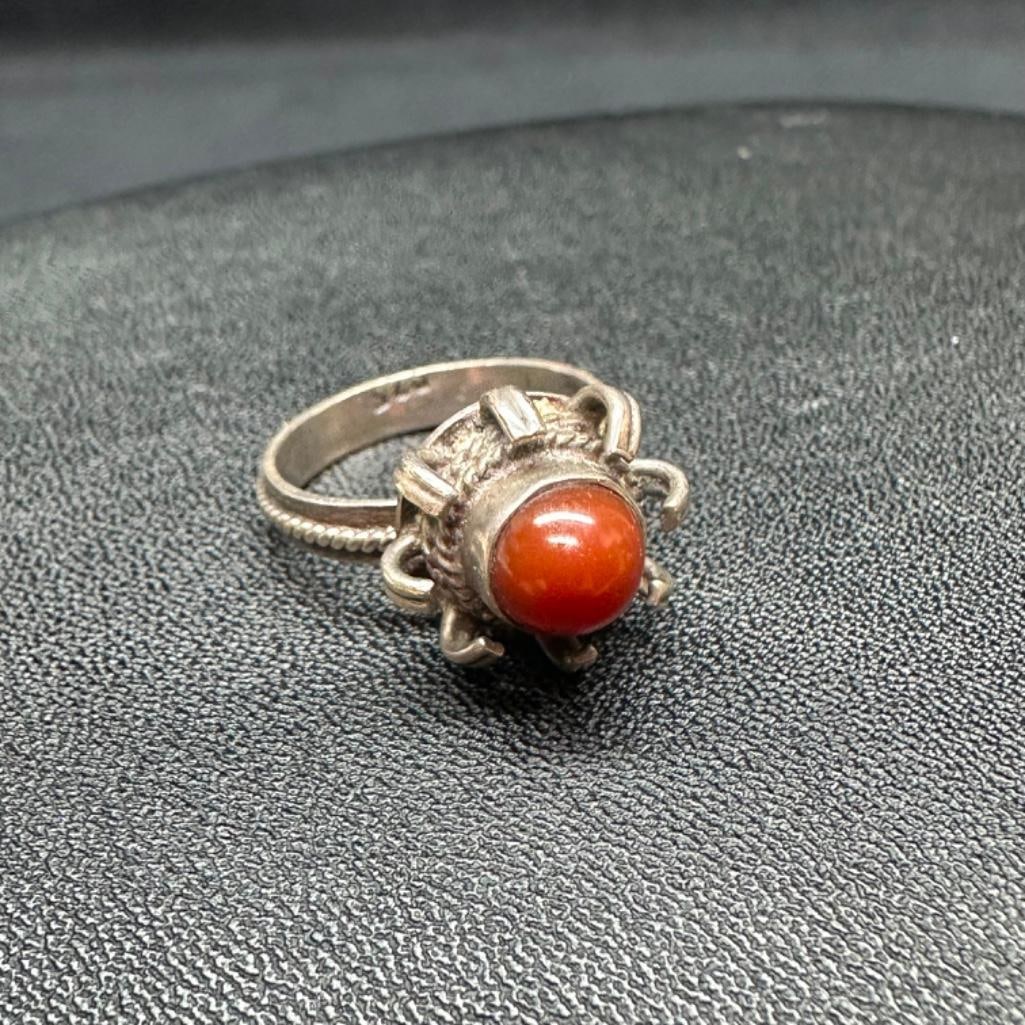 Vintage Sterling Carnelian Cabochon Ring (1 of 3)