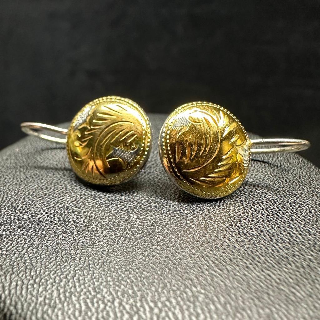 Sterling Silver 2-Tone Leaf Design Earrings: This piece of jewelry has been tested and researched prior to listing. Please view all our pictures they are part of our description. DETAILS: Metal - Sterling Silver Color -Silver Stones - enamel Ha