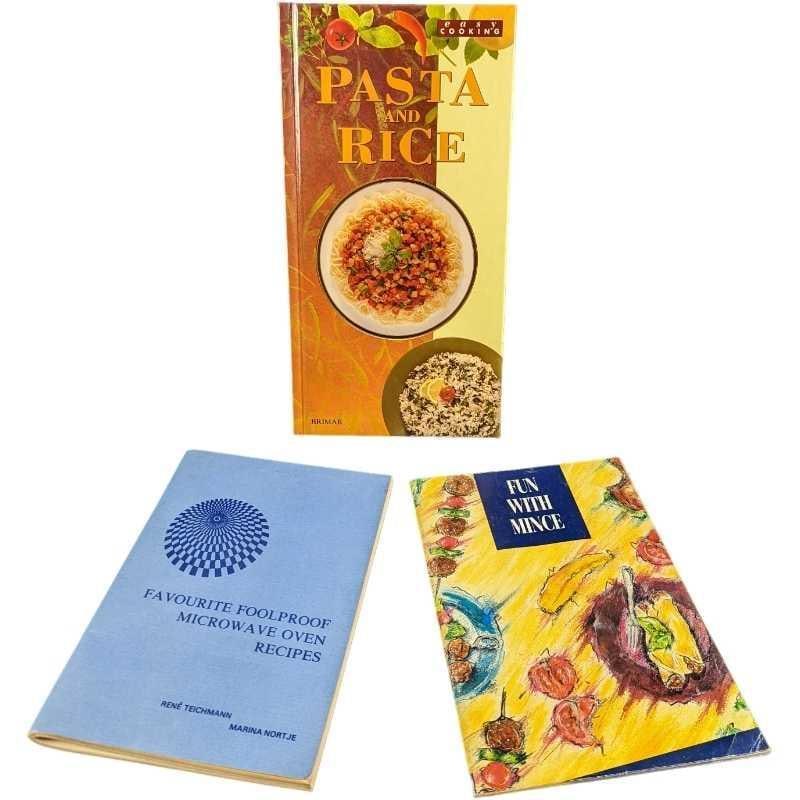 Fun With Mince, Microwave Cookbook And Pasta & Rice: This lot includes: (1) "Fun With Mince" By Mari Du Toit. This was published by the Marketing Department Of The Red Meat Board (Arcadia, Pretoria). The paperback booklet is approx 5 7/8" x