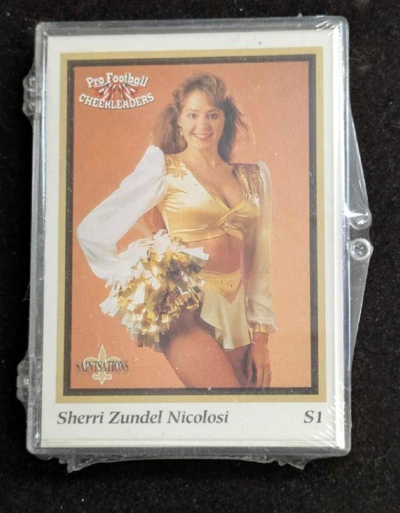 Sideliners Pro Football Cheerleaders Minnesota Vikings AA: Sealed Sideliners Pro Football Cheerleaders Minnesota Vikings AA. Is in a sealed plastic case that is approx 3 3/4" x 2 1/2" x 1/4 and it weighs 0.21lb. The plastic wrapper has some light wear.