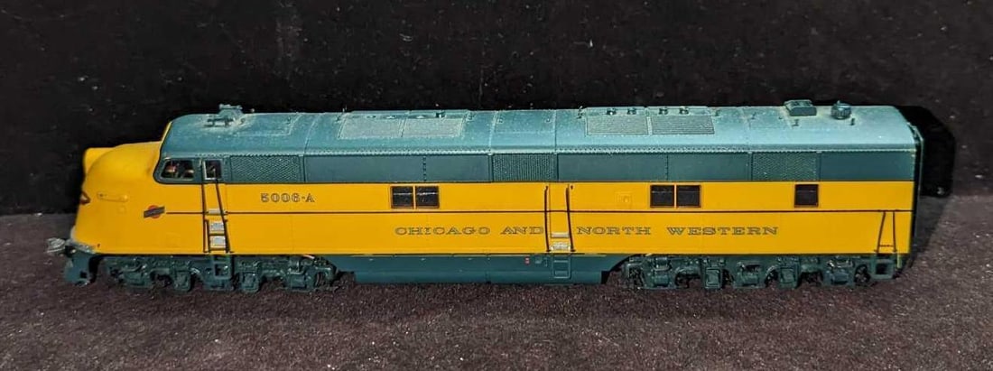 Life Like Chicago & North Western #5006-A HO Locomotive (1 of 7)
