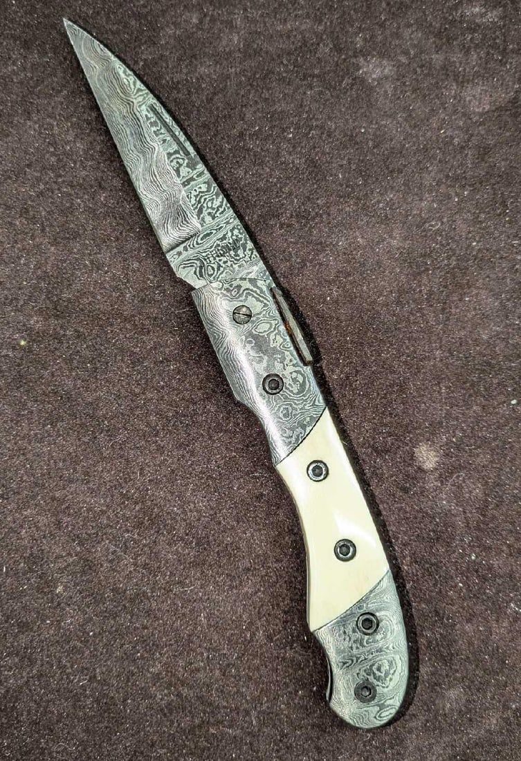 Damascus Steel Fold Up Stag Horn Handle Knife Retired (1 of 10)