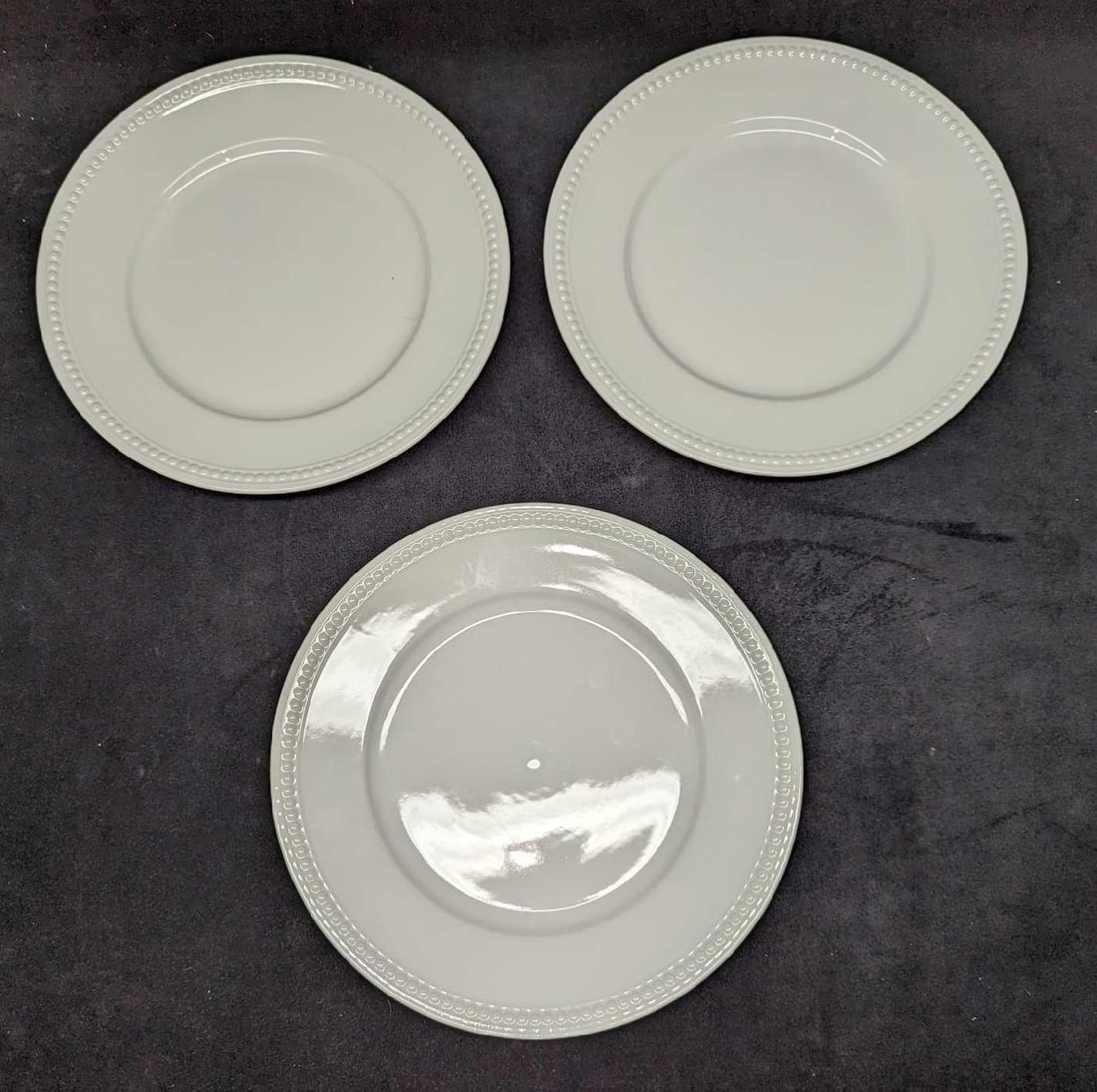 3 Fitz & Floyd Everyday White Beaded Dinner Plates: 3 Fitz & Floyd Everyday White Beaded Dinner Plates. Each of these fine china plates is approx 10 1/2" x 1 1/8" x 10 1/2" and the total weight is 5.62 lbs. The plates have no chips or cracks.