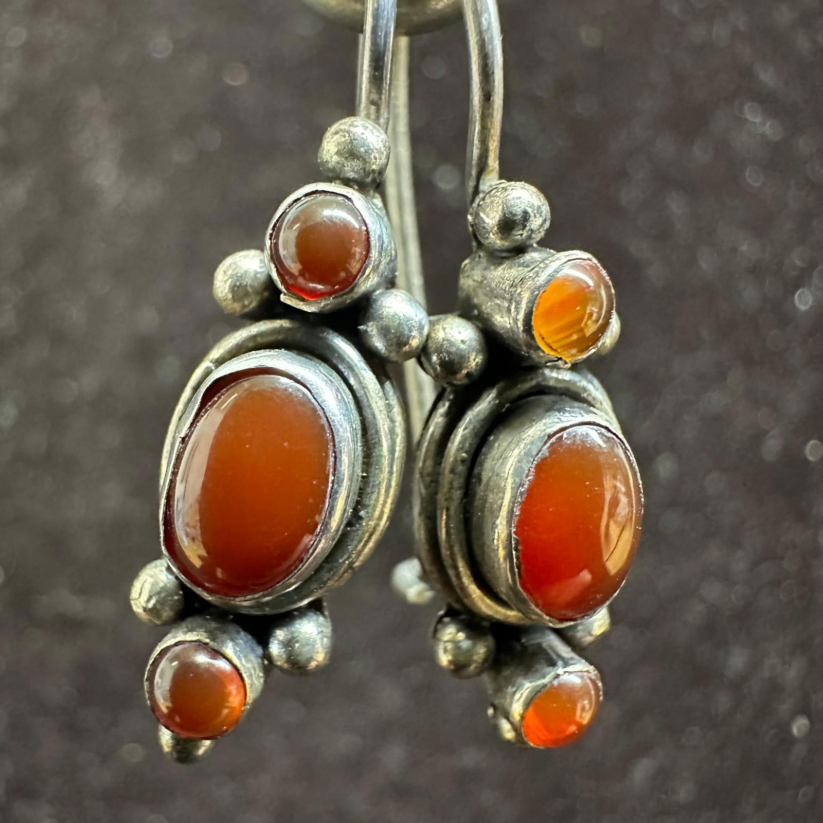 Carnelian Sterling Silver Drop Earrings N48: This item is in good pre-owned, previously used/displayed condition with noticeable light wear and surface scratches. Please reference all photos for full details. This piece of jewelry has been teste