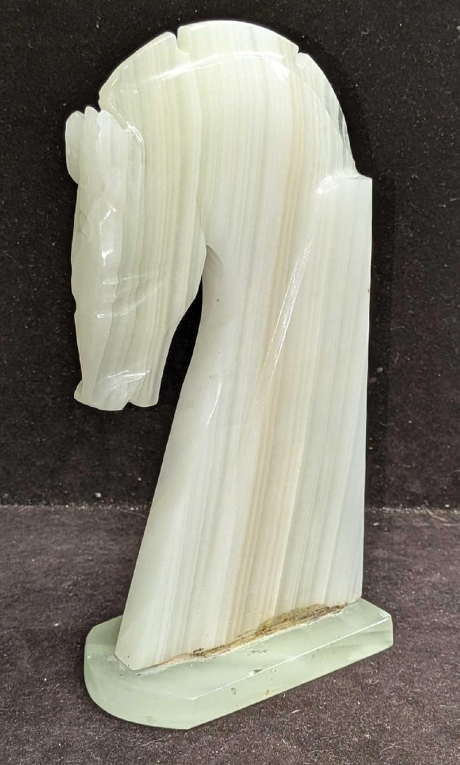 Onyx Chess Horse Figurine Single Bookend: Onyx Chess Horse Figurine Single Bookend. It is approx 5" x 3" x 10 1/2" and it weighs 4.80 lbs The figurine/single bookend is in a good, vintage condition and appear to have been fixed at one time as