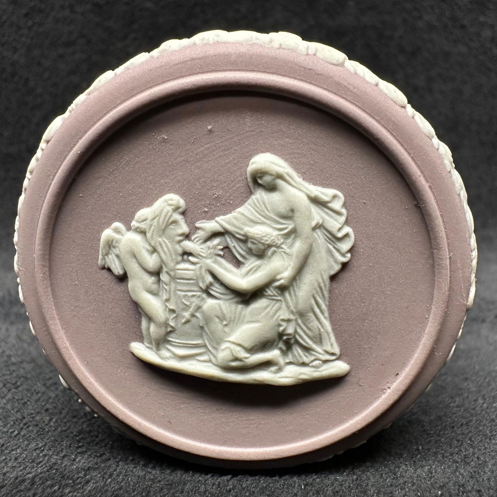 Wedgwood Jasperware Lilac Purple Small Round Trinket Pill Box (1 of 6)