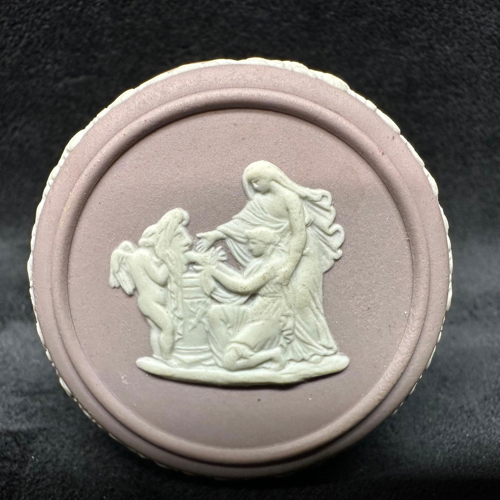 Lilac Purple Wedgwood Jasperware Small Round Trinket Pill Ring Box #2 (1 of 7)