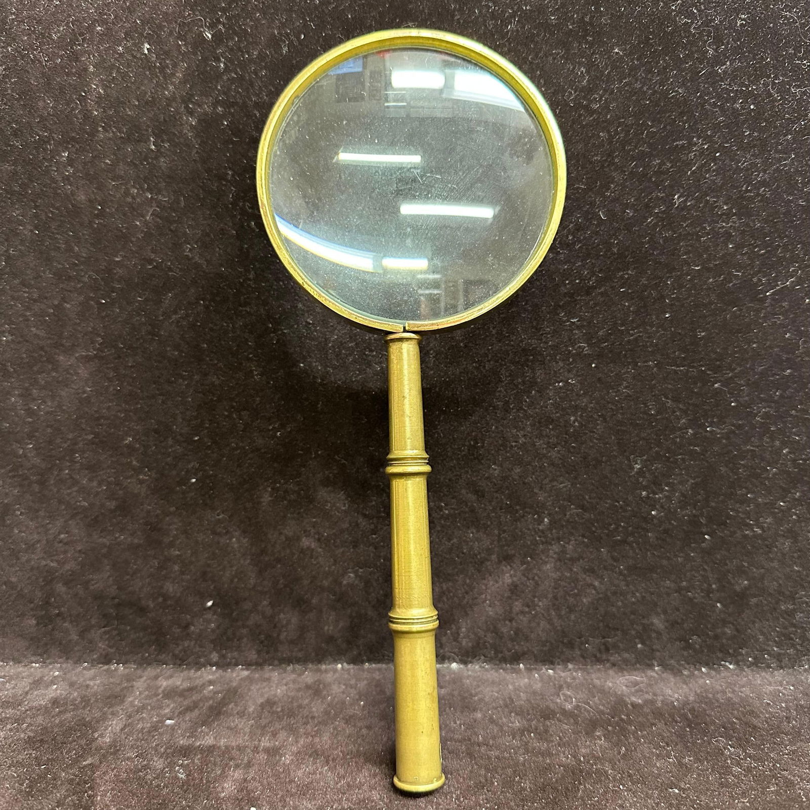 Classic-Style Brass Magnifying Glass Collectible Decor: The item is in great pre-owned, previously displayed condition with light wear and surface scratches. Please see all photos for full details. Magnify Glass: 3 1/2" diameter x 8 3/4" length. W