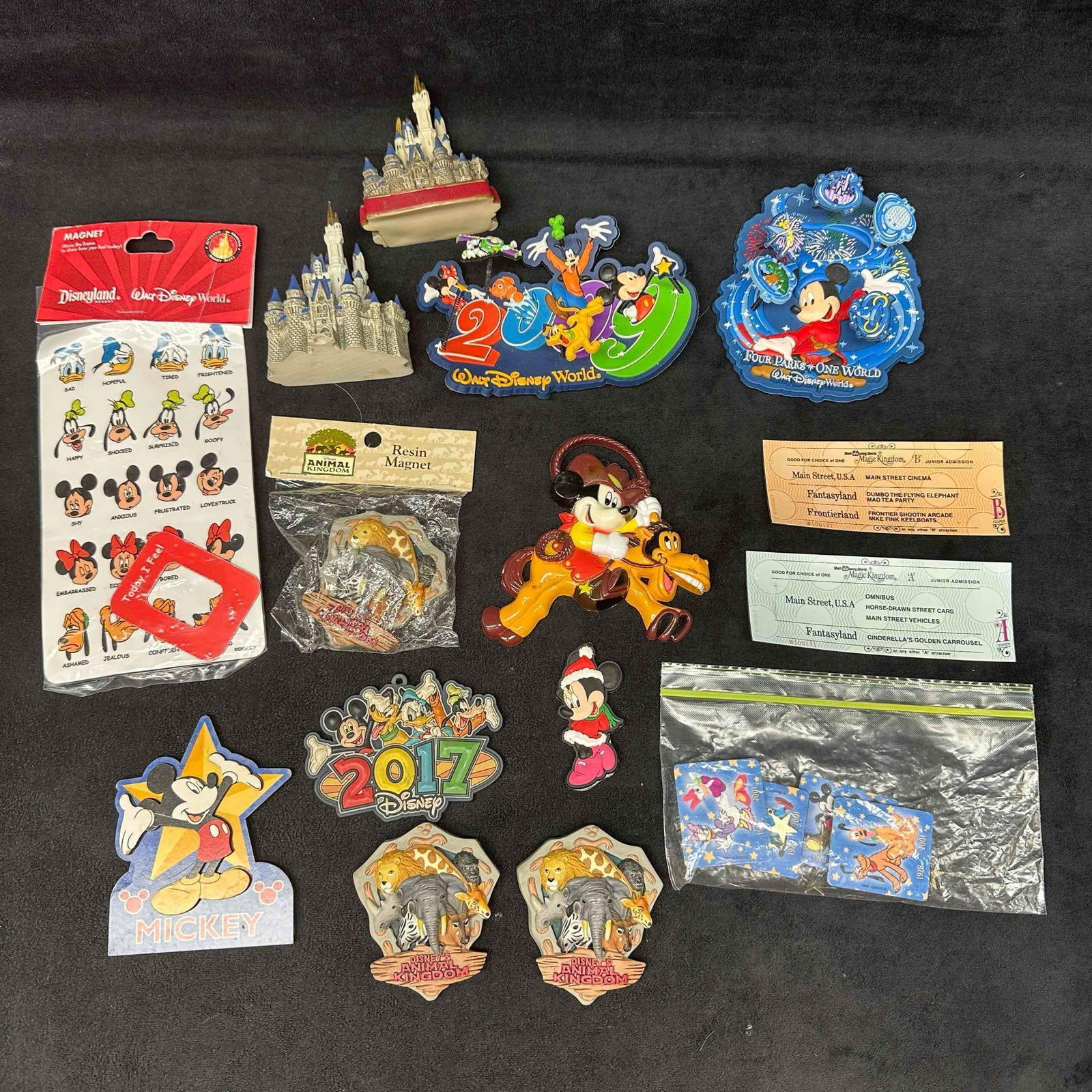 Disney Magnets Collection Set of Eighteen 18 (1 of 6)