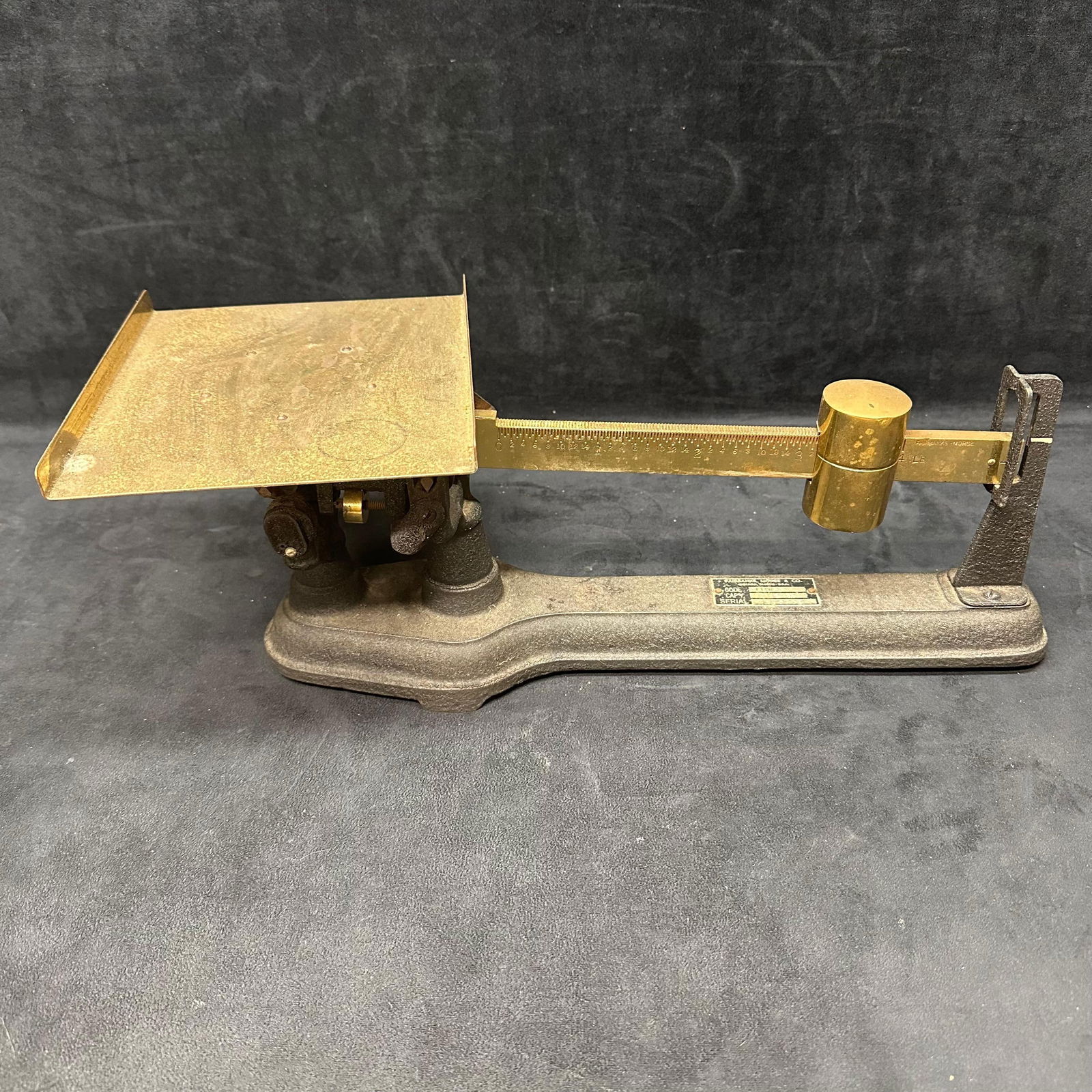 Fairbanks Morse Cast Iron and Brass Balance Scale 4 lb Capacity (1 of 8)