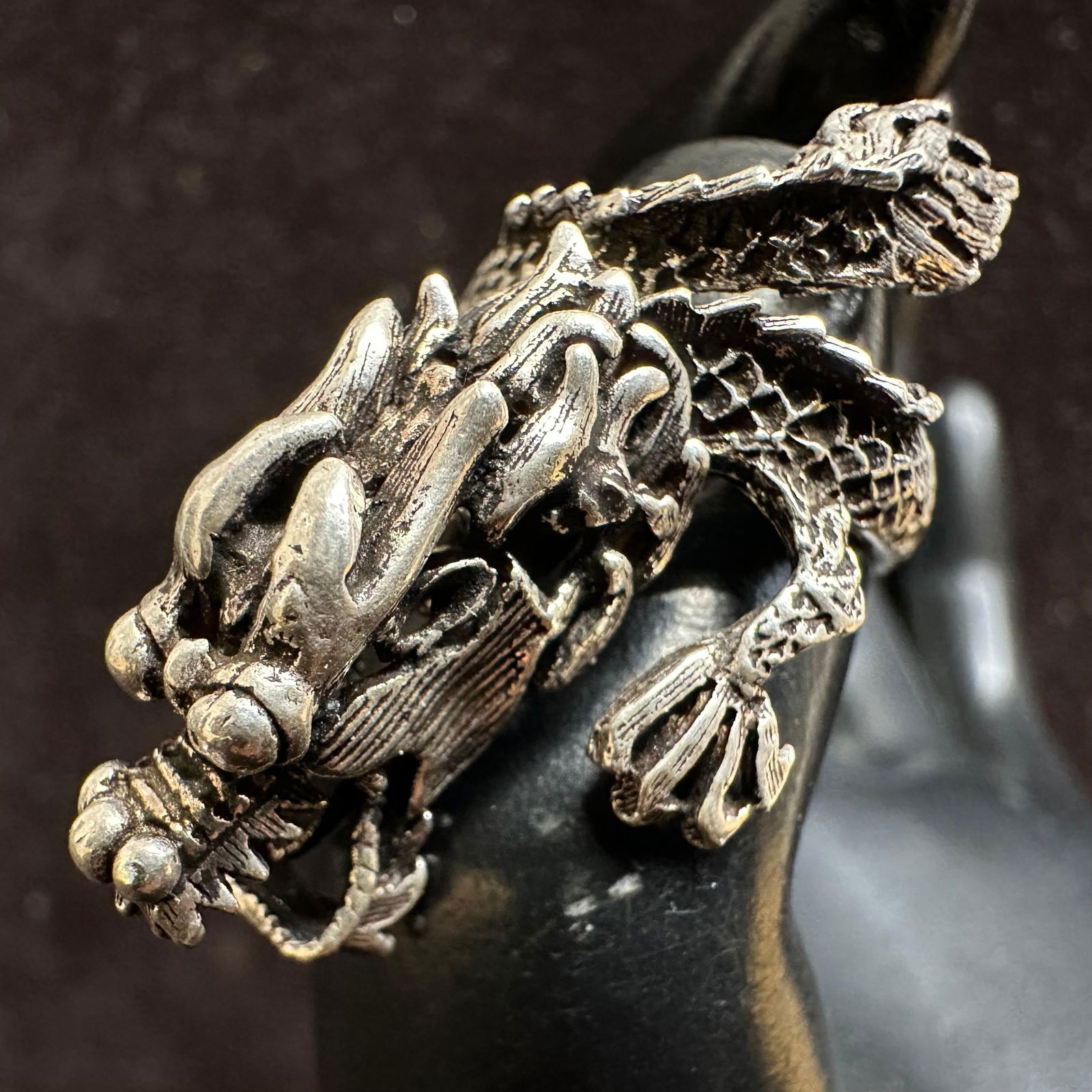 Articulated Silver Dragon Ring: This item is in good pre-owned, previously used/displayed condition with noticeable light wear and surface scratches. Please reference all photos for full details. This piece of jewelry has been teste