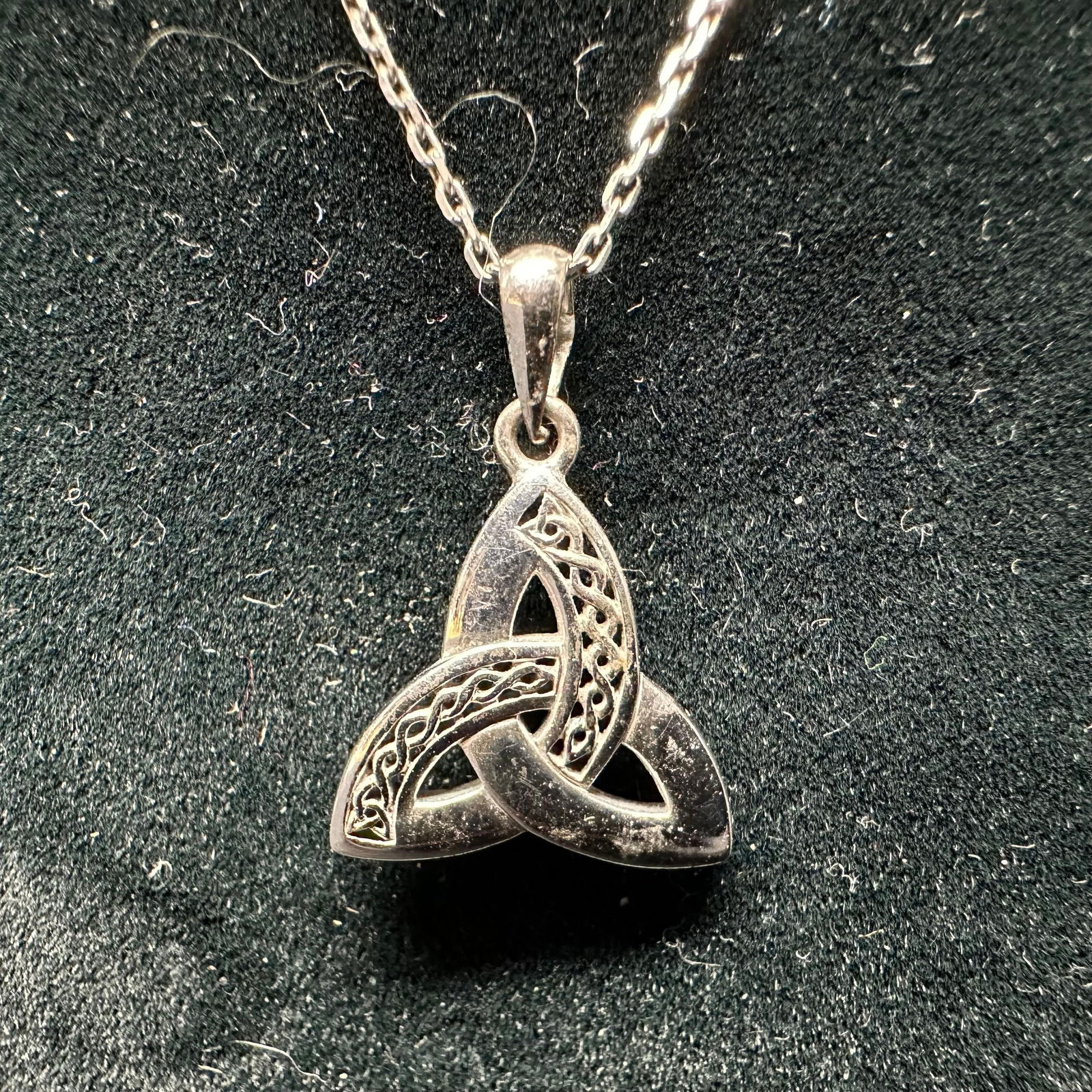 Solvar Celtic Triquetra Pendant Trinity Knot Sterling Necklace (1 of 11)