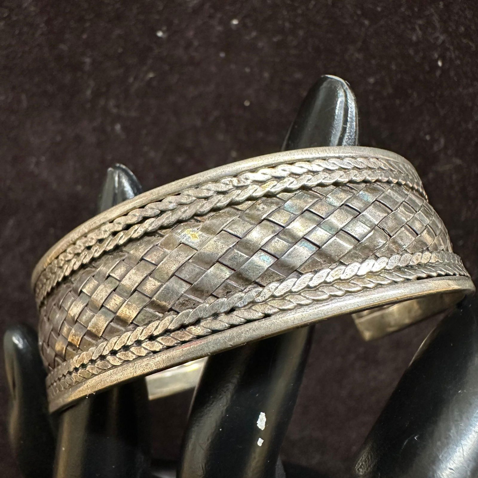 BA 925 Woven Sterling Silver Cuff Bracelet M56: This item is in good pre-owned, previously used/displayed condition with noticeable light wear and surface scratches. Please reference all photos for full details. This piece of jewelry has been teste