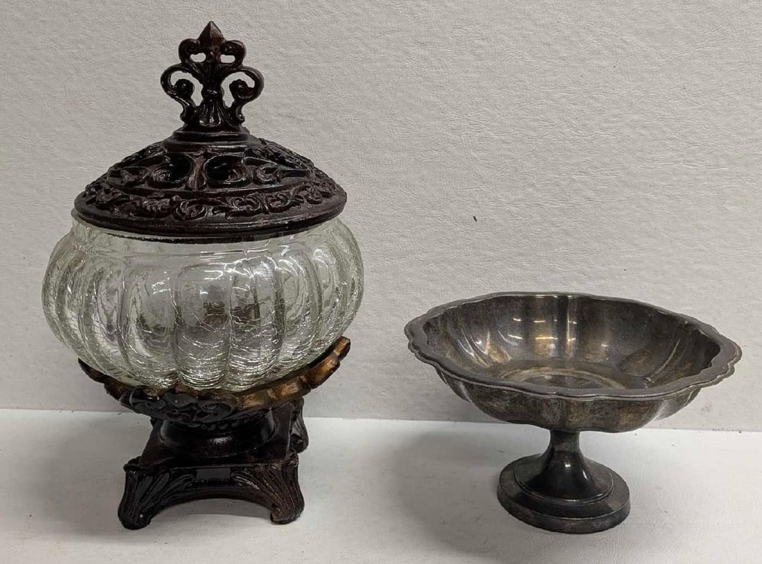 WM A Rogers Silver Plated Candy Dish And  Ribbed Swirl Crackle Glass Jar With Top And Base (1 of 13)