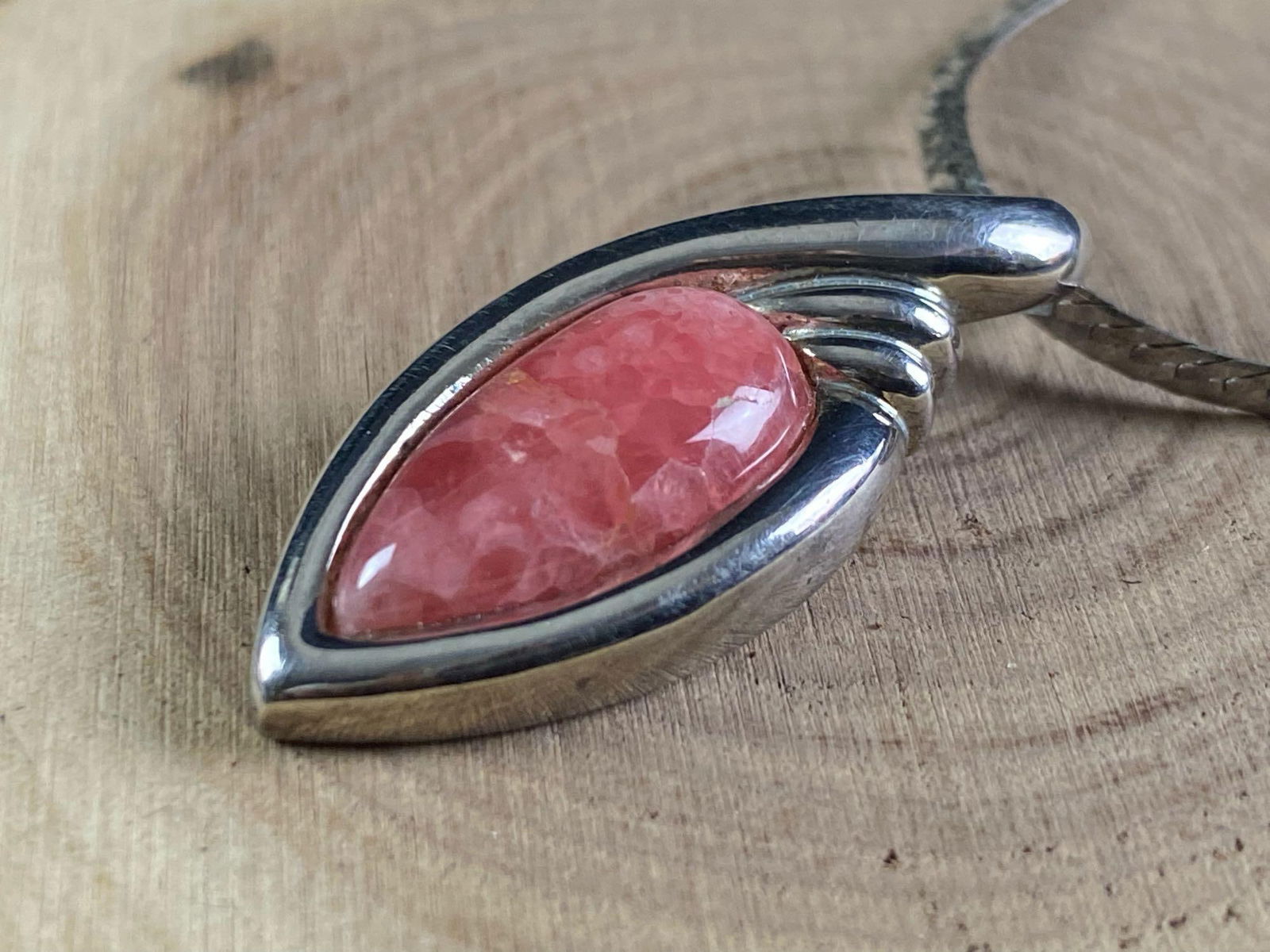Vintage Sterling Necklace & Pink Stone Pendant: This fine piece of vintage Jewelry has been properly tested and researched prior to listing. Please view all our pictures for they are part of our description.Good Luck & Happy Bidding Metal - St