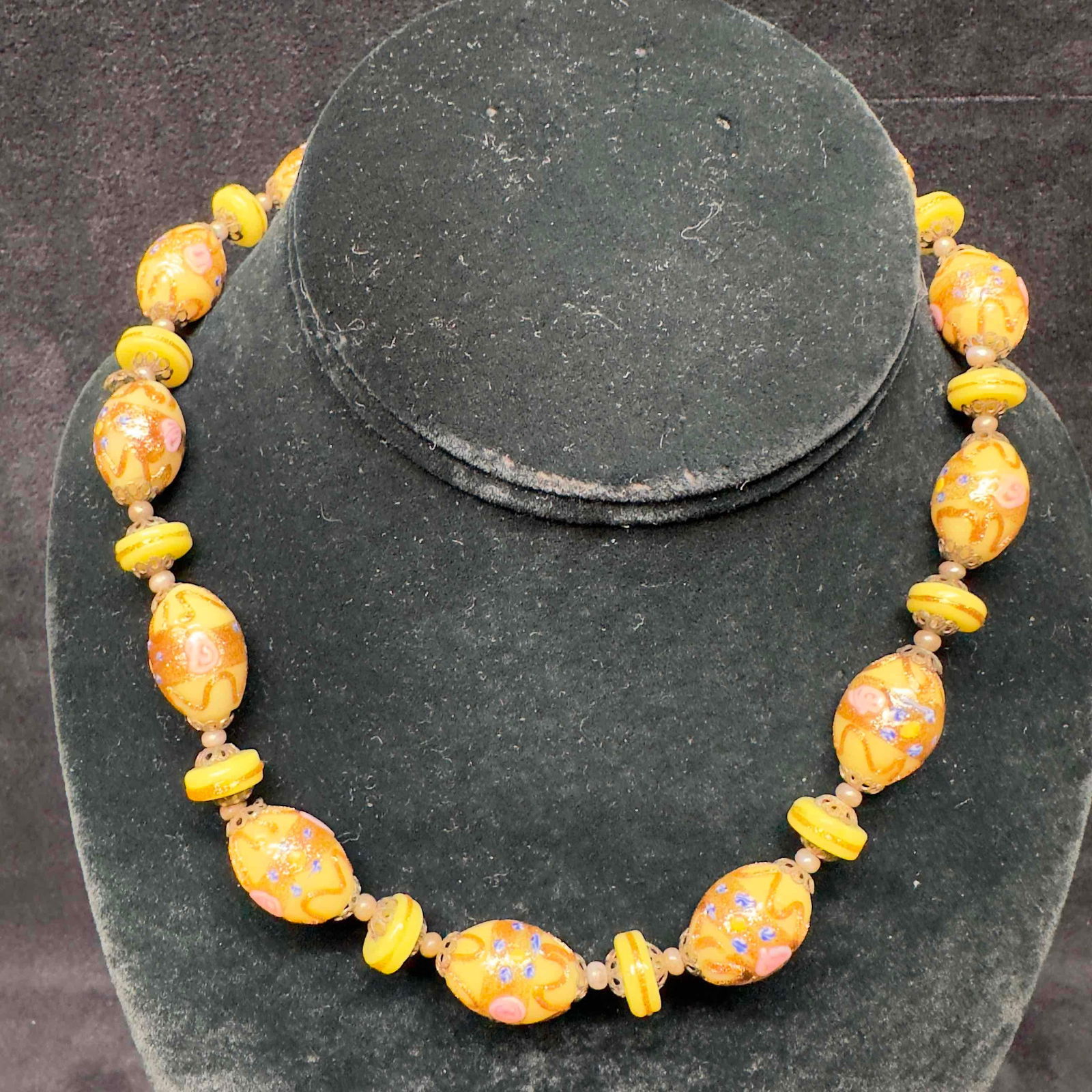 Murano Venetian Lamp Work Glass Yellow Cream Colored Fiorato Bead Beaded Necklace A53: Murano Venetian Lamp Work Glass Yellow Cream Colored Fiorato Bead Beaded Necklace A53. Necklace with yellow cream colored glass beads with beautiful hand painted floral designs on each. The necklace f