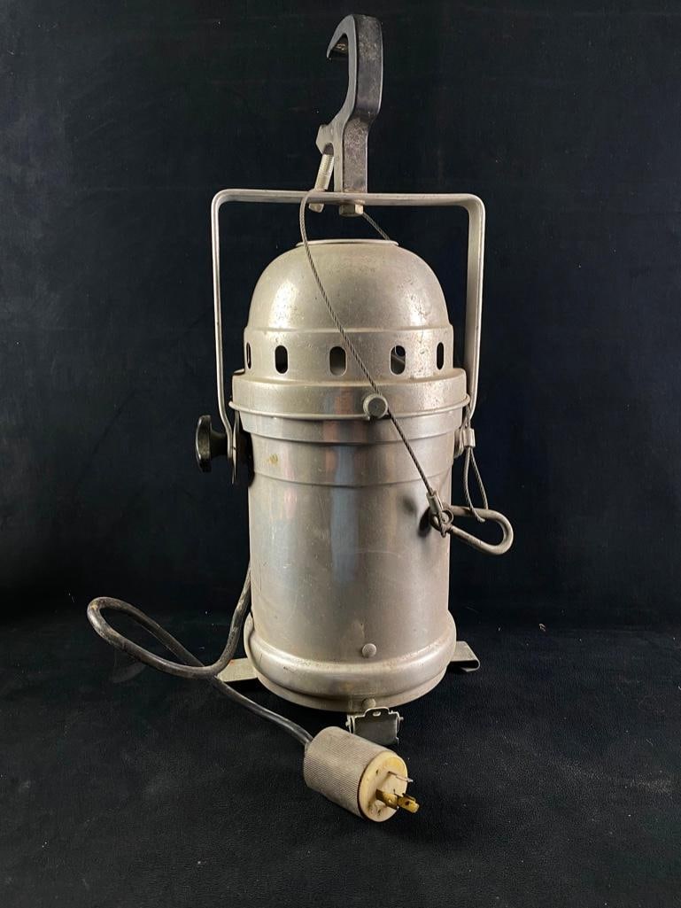 Professional Stage Light PAR 64: Professional Stage Light PAR 64 Techni Lux PAR 64 reflector lamp stage light for theater and production lighting. The can is made of aluminum, and the lamp is a General Electric PAR 64 reflector bulb