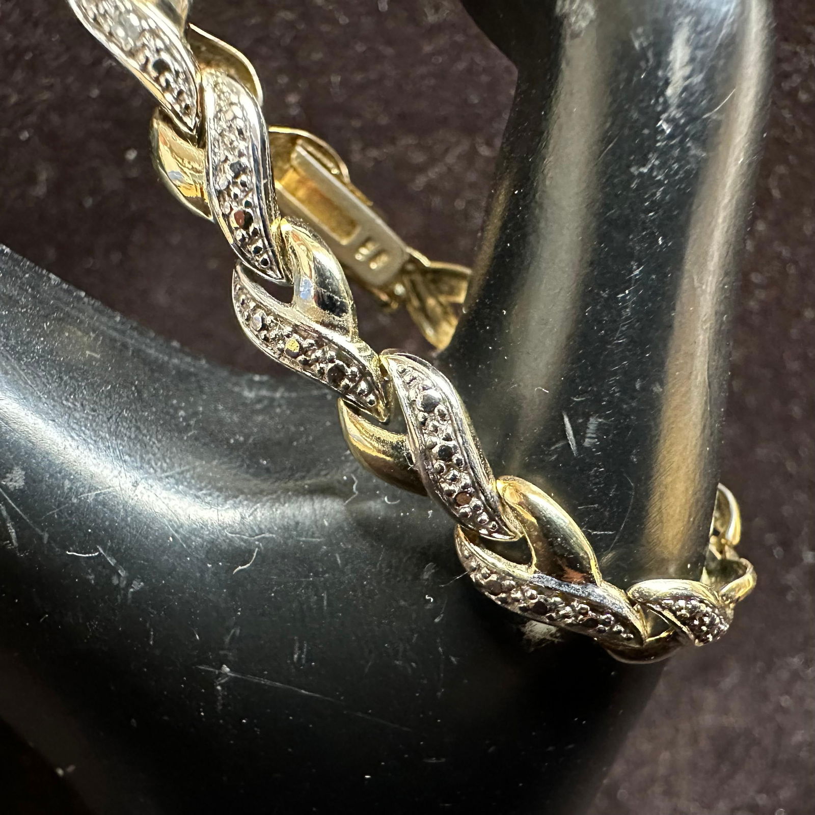 925 Sterling Silver Gold Toned Metal Accent Bracelet: This item is in good pre-owned condition, previously used or displayed, with noticeable light wear and surface scratches. Please reference all photos for full details. This piece of jewelry has been t