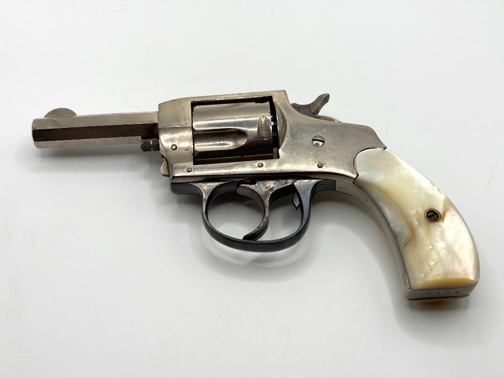 H&R Double Action .32 Revolver Model 1905: This firearm has been researched to the best of our ability. Please see photos for best description of condition. Maker - H & R Model - 1905 Caliber - .32 Weight - 0.75 lbs Length - 6.25"