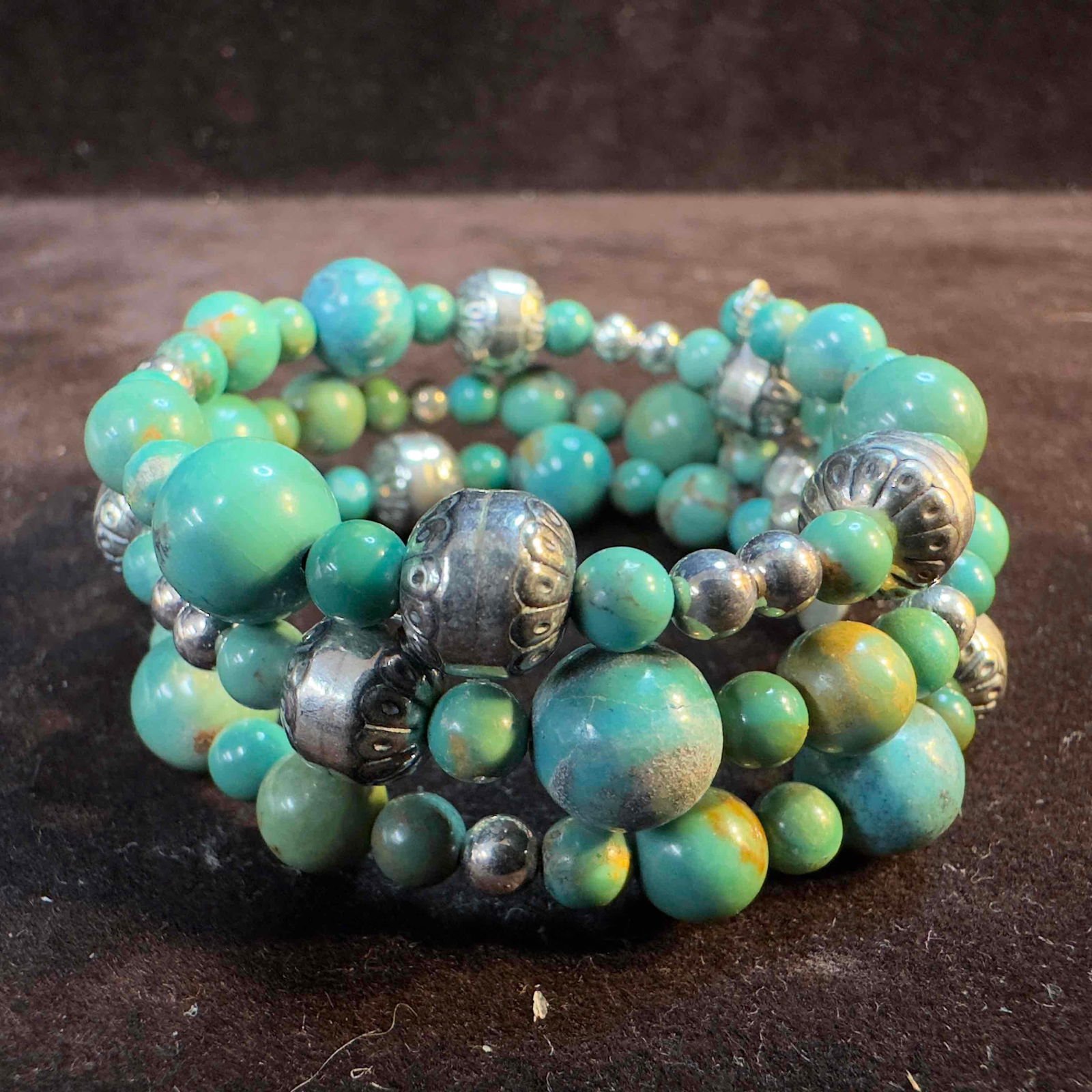 Carolyn Pollock Relios 925 Sterling Silver and Turquoise Beaded Coil Wrap Bracelet: This item is in good pre-owned, previously used/displayed condition with noticeable light wear, and surface scratches. Please reference all photos for full details. This piece of jewelry has been test