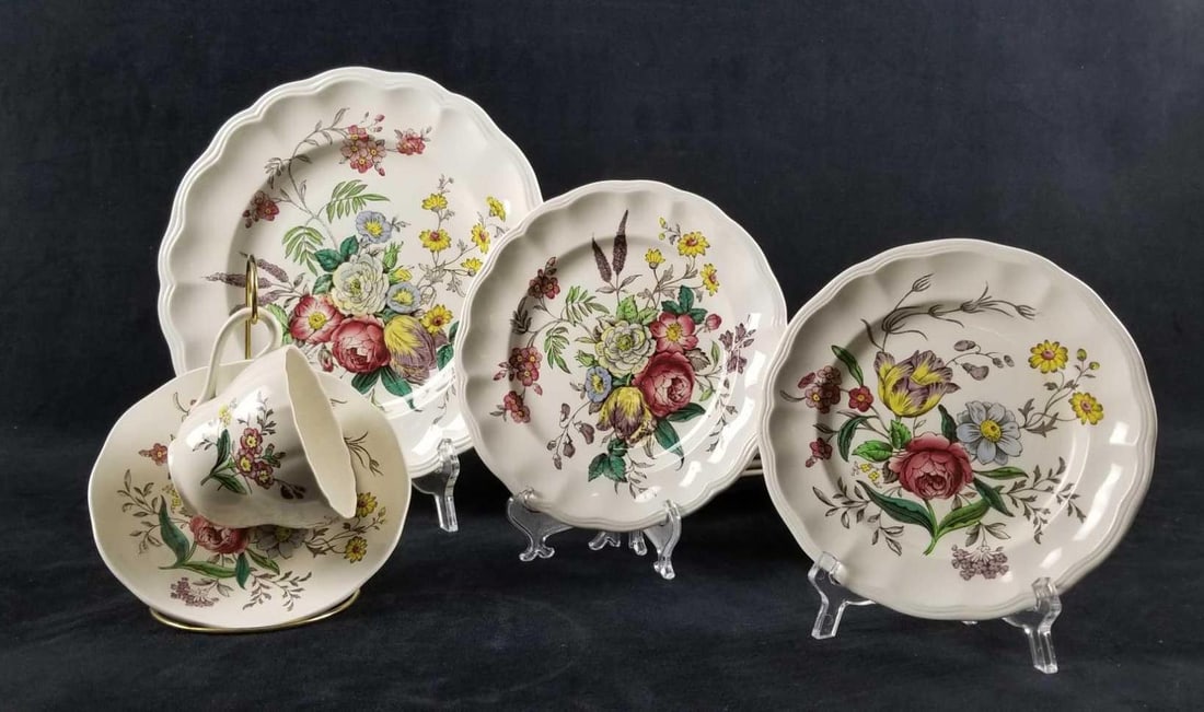 Gainsborough by Spode Copeland Great Britain Dinnerset: Partial dinner set lot of 28 contains: (plate holders and hanger not included) 6- Coffee cups, 4 of them have crazing and approx. measure 3 5/8" 6- Slotted saucers, 5 of them have crazing, 1 of t