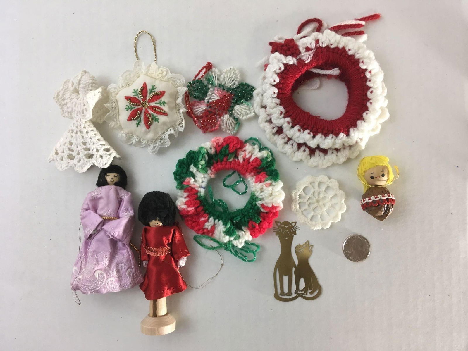 Vintage Christmas Ornament Lot #19: Vintage Christmas Ornament Lot. This auction contains a variety of vintage, antique and homemade Christmas ornaments. Ornaments are composed from different materials, including wood, fabric, plastic,