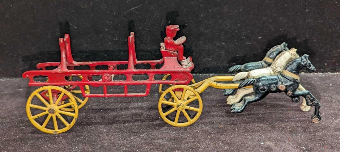 Vintage  Cast Iron Three Horse Drawn Wagon Toy J (1 of 5)
