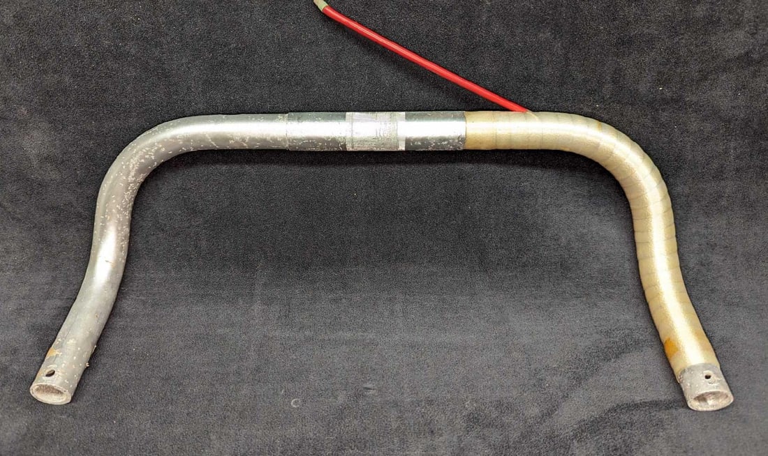 Cinelli Campione Del Mondo Handlebar 66-40: Cinelli Campione Del Mondo Handlebar 66-40. This aluminum drop bar was made in Italy and is approx 16 1/2" x 8" x 4" and it weighs 0.50lb. The handlebar has tape and scratches. Please see the