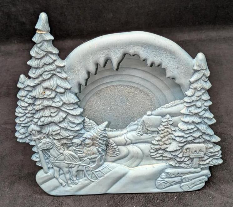 Tampa Bay Mold Company Sleigh Horse Tree Display: Tampa Bay Mold Company Sleigh Horse Tree Display. This ceramic Christmas display is approx 10" x 3" x 10 1/2" and it weighs 2.70lbs. There appears to be some repair work on the top of the taller